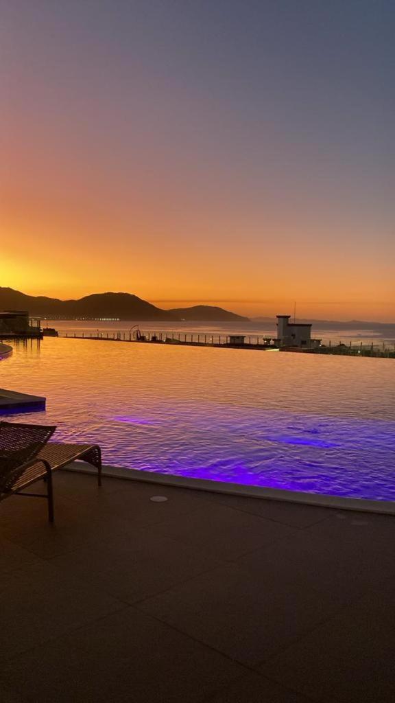 Apartamento Maravilhoso Com Piscina E Vista Mar Mirante Home Club Florianópolis Dış mekan fotoğraf